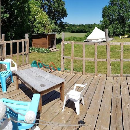 Camping La Petite Houmee Curzay-sur-Vonne Екстер'єр фото