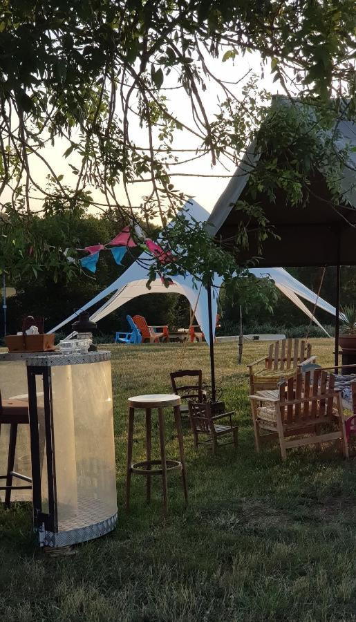 Camping La Petite Houmee Curzay-sur-Vonne Екстер'єр фото