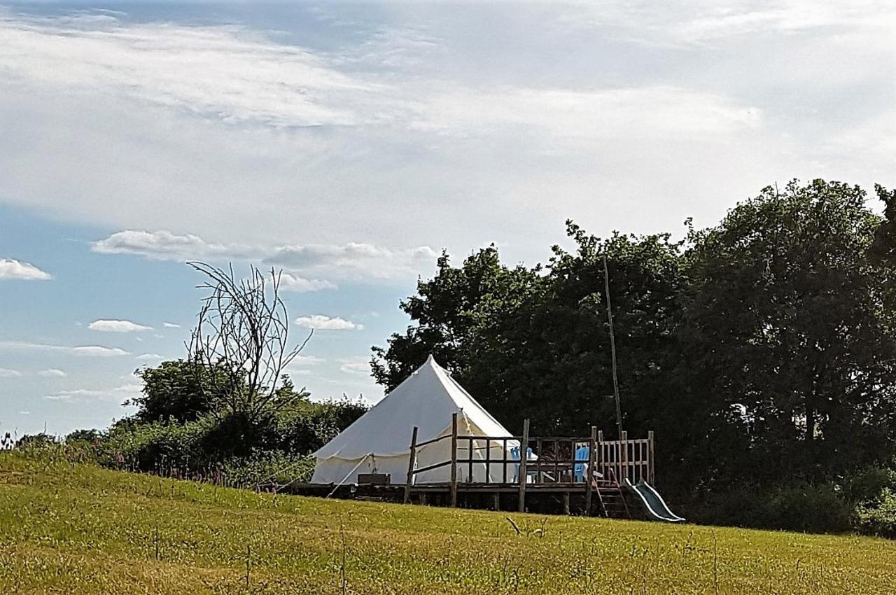 Camping La Petite Houmee Curzay-sur-Vonne Екстер'єр фото